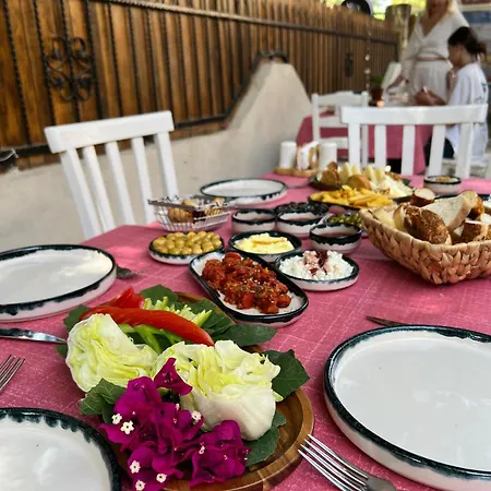 מלון Mia Bella